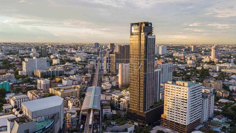 รูป ✨ Super Luxury Deal! Pristine high-floor condo for sale in prime Ratchayothin [0 steps to BTS] ✨ - รูปที่ 3/15