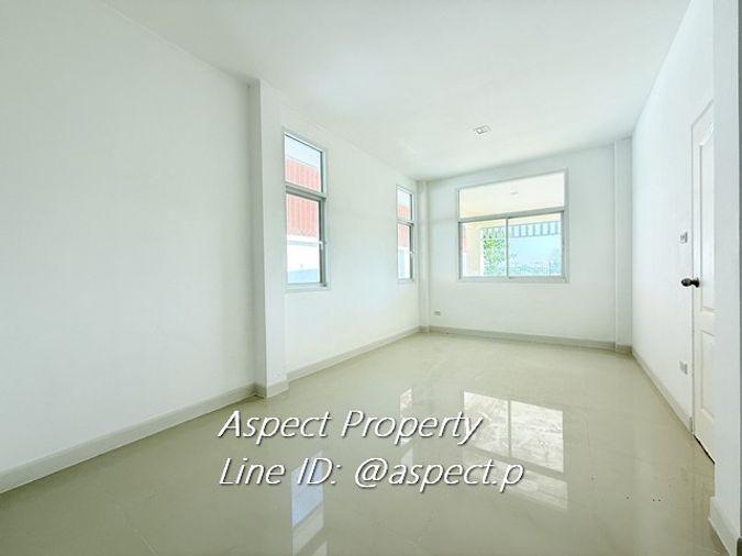 picture the rich perfect 20000 bath 3 bed 2bath - 8/16
