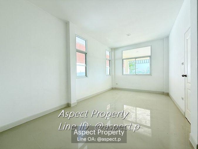 picture the rich perfect 20000 bath 3 bed 2bath - 8/16