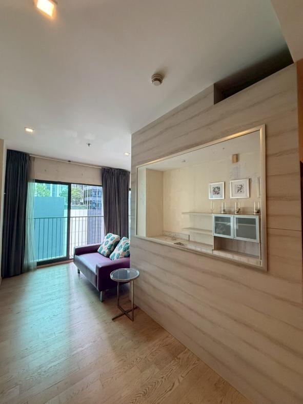 รูป ใครชอบห้องสไตล์ Open Plan โล่ง โปร่ง สบาย ห้ามพลาดห้องนี้ Noble Remix วิวสระว่ายน้ำสวยเต็มตา! - รูปที่ 3/12
