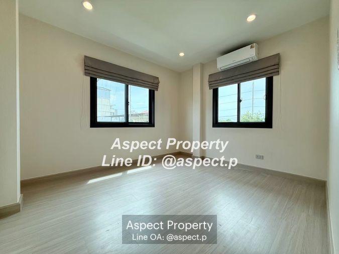 picture 4-bedroom, 3-bathroom house with 3 parking spaces in Bang Saen, Nong Mon. - 15/35