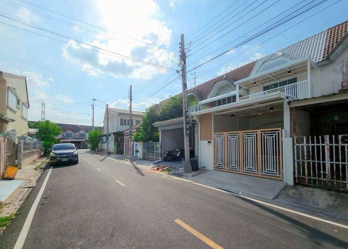 รูป 🔥ขาย ทาวน์โฮม ROM NGAO MAI ทำเลทองติดถนนวัดลาดปลาดุก บ้านสวยต้นซอยพร้อมเฟอร์นิเจอร์ครบครัน ใกล้รถไฟฟ้าและเซ็นทรัลเวสต์เกต ฟรีโอน - รูปที่ 2/19
