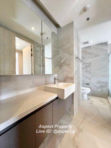 picture KEEN Centre Condo Sriracha for sale - 8/11