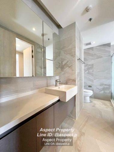 picture KEEN Centre Condo Sriracha for sale - 8/11