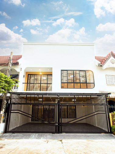 picture CB056 Townhouse 3 Bedrooms Ladprao  - 1/15