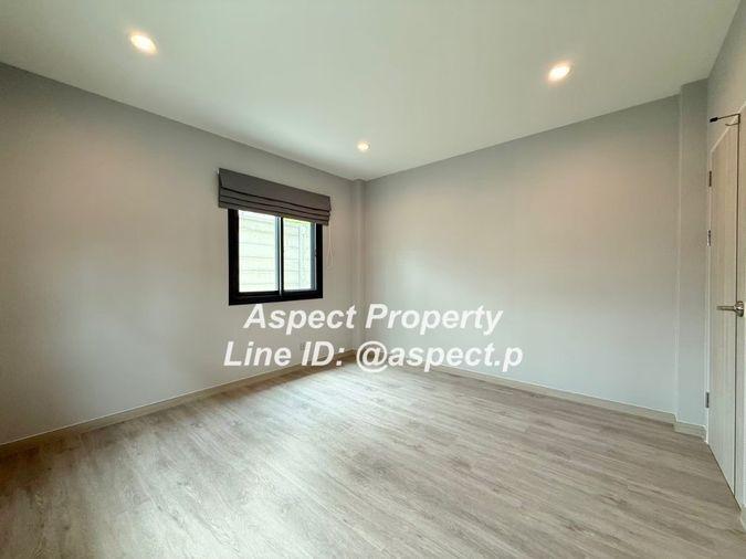 picture 4-bedroom, 3-bathroom house with 3 parking spaces in Bang Saen, Nong Mon. - 32/35