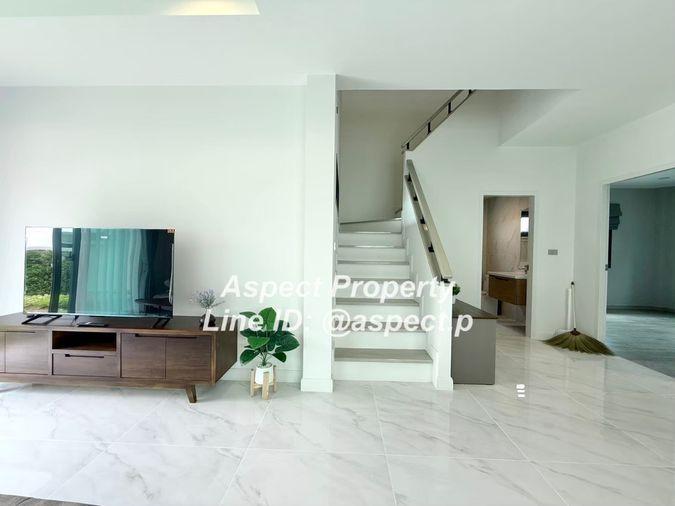 picture 4-bedroom, 3-bathroom house with 3 parking spaces in Bang Saen, Nong Mon. - 2/35