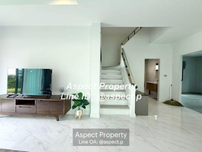 picture 4-bedroom, 3-bathroom house with 3 parking spaces in Bang Saen, Nong Mon. - 2/35