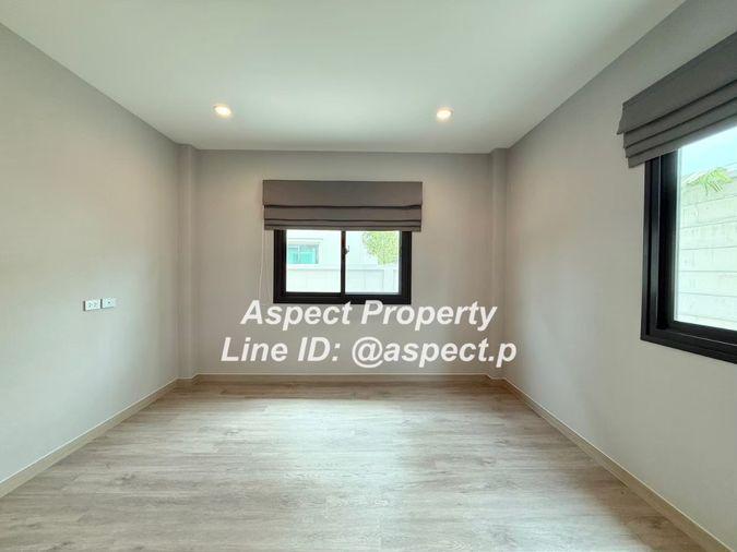 picture 4-bedroom, 3-bathroom house with 3 parking spaces in Bang Saen, Nong Mon. - 27/35
