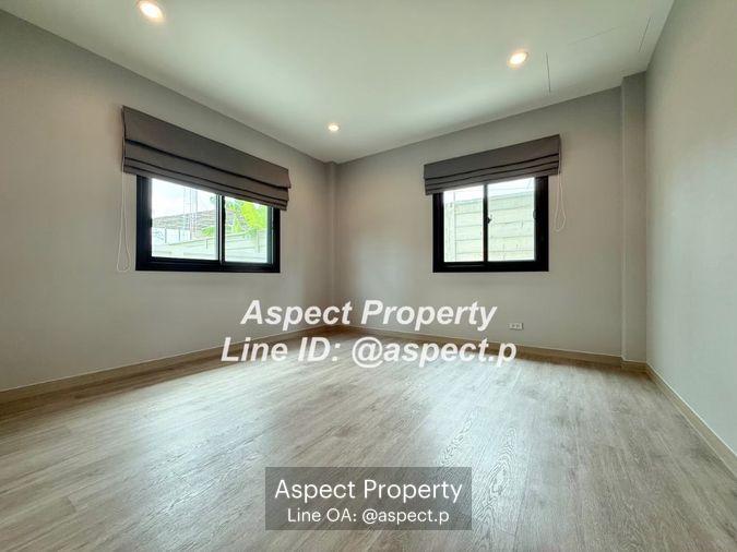 picture 4-bedroom, 3-bathroom house with 3 parking spaces in Bang Saen, Nong Mon. - 28/35