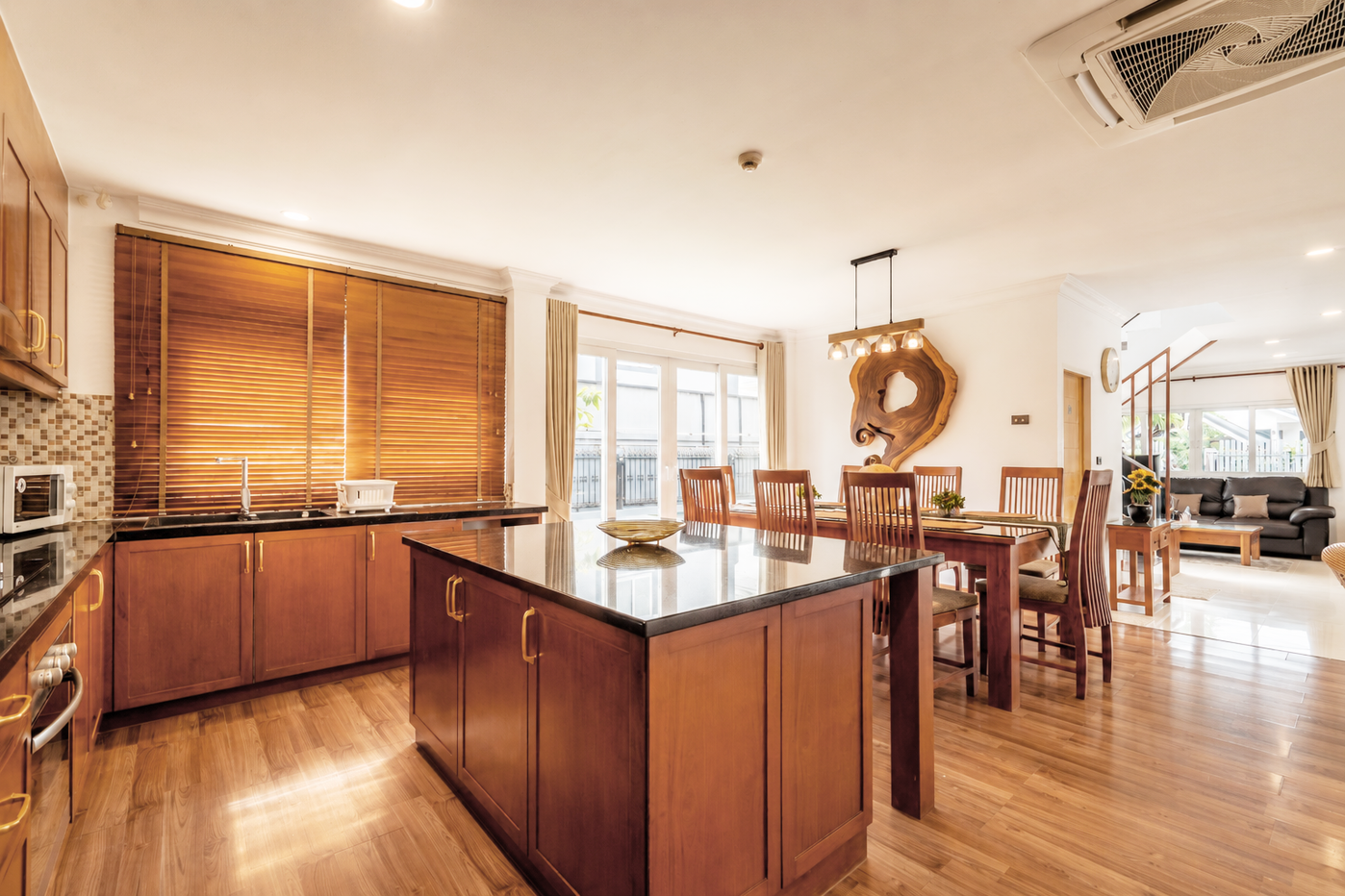 รูป Luxury Pool Villa for Rent in Chaiyaphruek East Pattaya 5Bedroom - รูปที่ 6/19