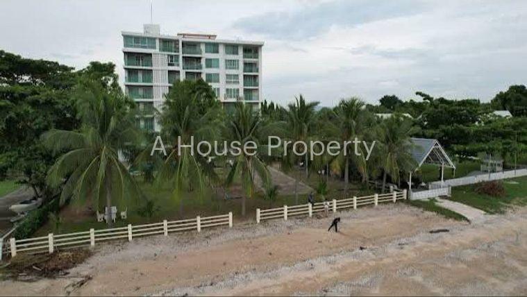 picture Crystal Beach Condo for sale, Bang Phra. Beachfront, great atmosphere, prime location. - 10/11