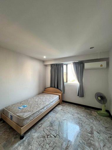 picture 🏙️✨ **Spacious Condo for Rent in Sukhumvit 39 | 165 Sq.m. | Only 400 m from BTS Phrom Phong** ✨🏙️ - 3/10