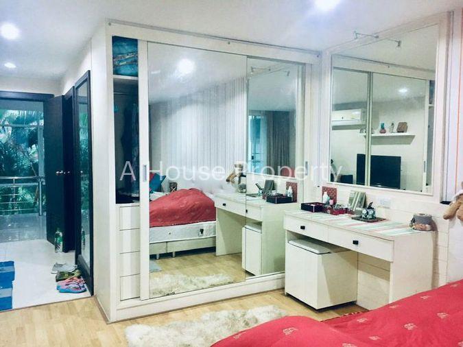 picture Crystal Beach Condo for sale, Bang Phra. Beachfront, great atmosphere, prime location. - 7/11