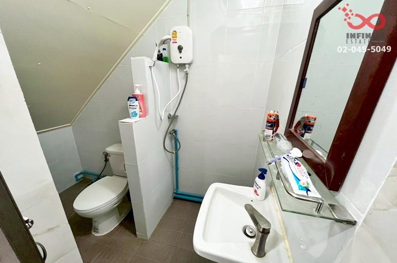 รูป ขายทาวน์เฮาส์ 2 ชั้น 20 ตร.ว. ซอยรามคำแหง 98 สะพานสูง ใกล้รถไฟฟ้าสายสีส้ม สภาพดี ขายถูก - รูปที่ 11/14