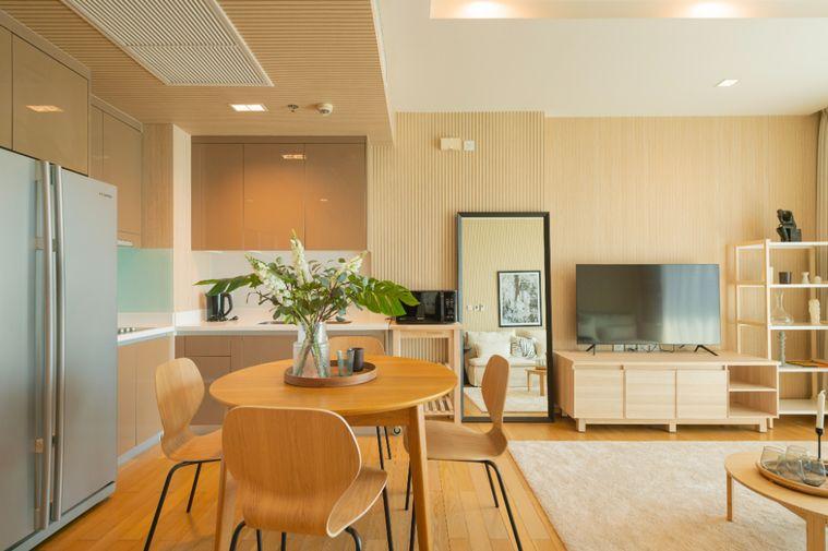 รูป SIRI at Sukhumvit 2 Bed แต่งครบมินิมอลญี่ปุ่น ห้องโปร่งรับลมวิวแม่น้ำทิศใต้ มีอ่างอาบน้ำ ห้องจริงสวยพร้อมเข้าอยู่ - รูปที่ 5/17