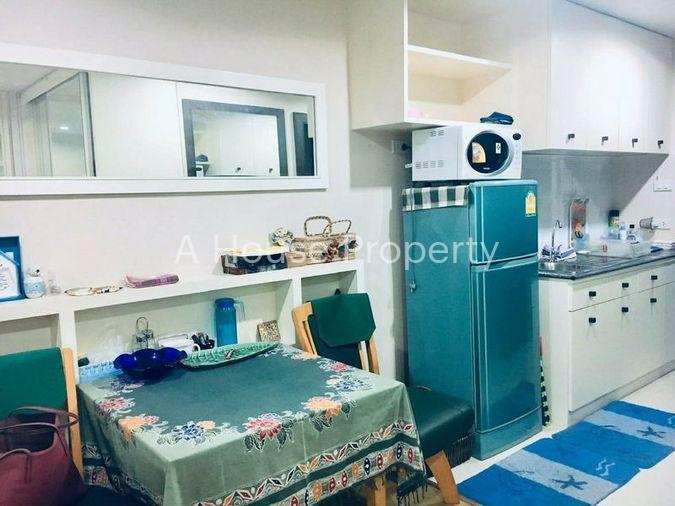 picture Crystal Beach Condo for sale, Bang Phra. Beachfront, great atmosphere, prime location. - 8/11