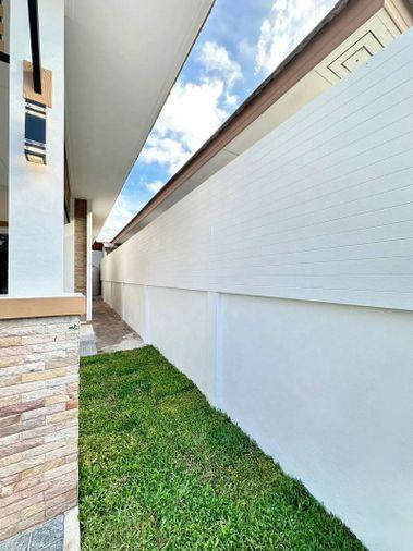 picture Newly renovated corner house in a prime location at Sahaphap 6 Village, Laem Chabang. - 16/17