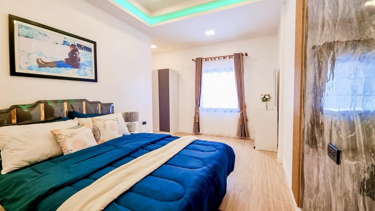 picture Minimalist Townhome for Sale Central Pattaya Fully Furnished - 7/12
