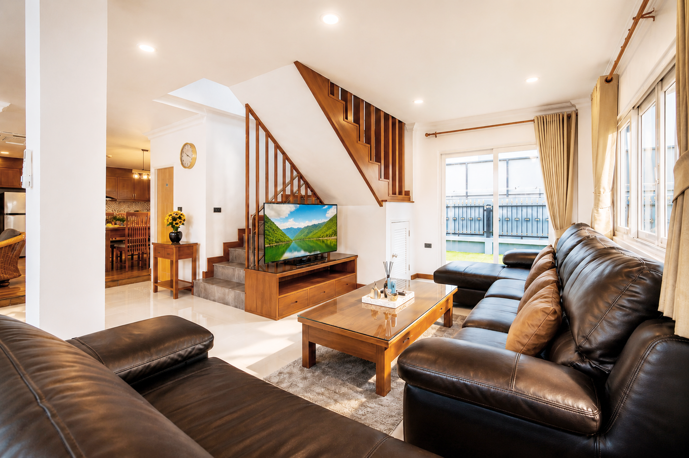 รูป Luxury Pool Villa for Rent in Chaiyaphruek East Pattaya 5Bedroom - รูปที่ 2/19
