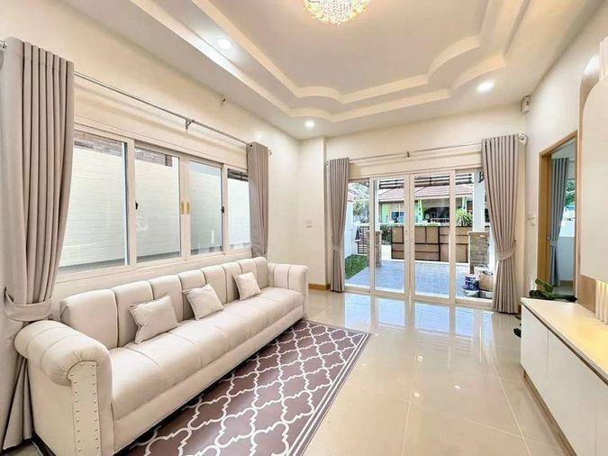 picture Newly renovated corner house in a prime location at Sahaphap 6 Village, Laem Chabang. - 4/17