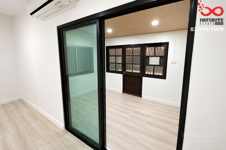 รูป ทาวน์เฮาส์ 2 ชั้น ประเสริฐมนูกิจ 42 หมู่บ้านสราญรมย์ รีโนเวทใหม่ ตรงข้ามสวน ใกล้แยกเกษตร–นวมินทร์ - รูปที่ 6/11