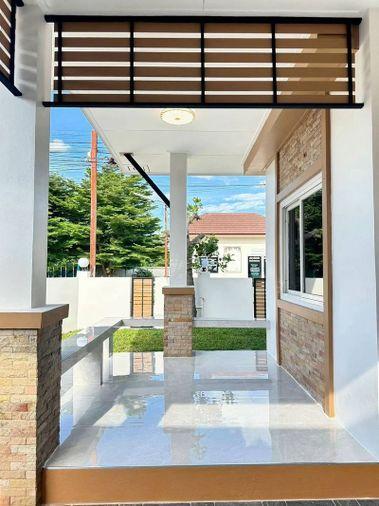 picture Newly renovated corner house in a prime location at Sahaphap 6 Village, Laem Chabang. - 15/17