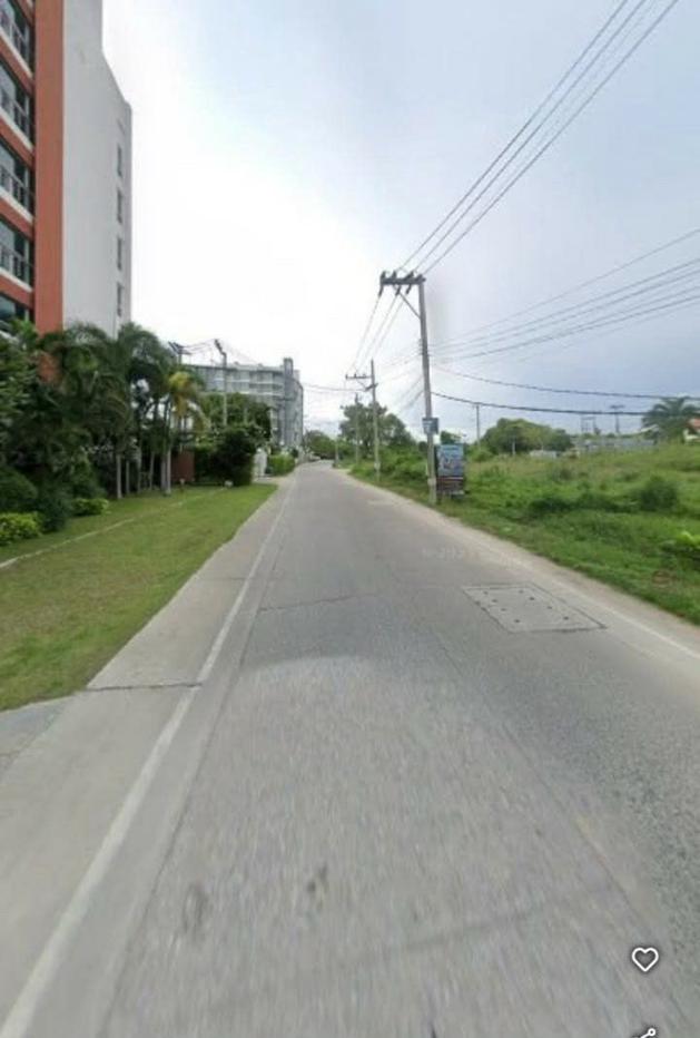 picture Crystal Beach Condo for sale, Bang Phra. Beachfront, great atmosphere, prime location. - 11/11