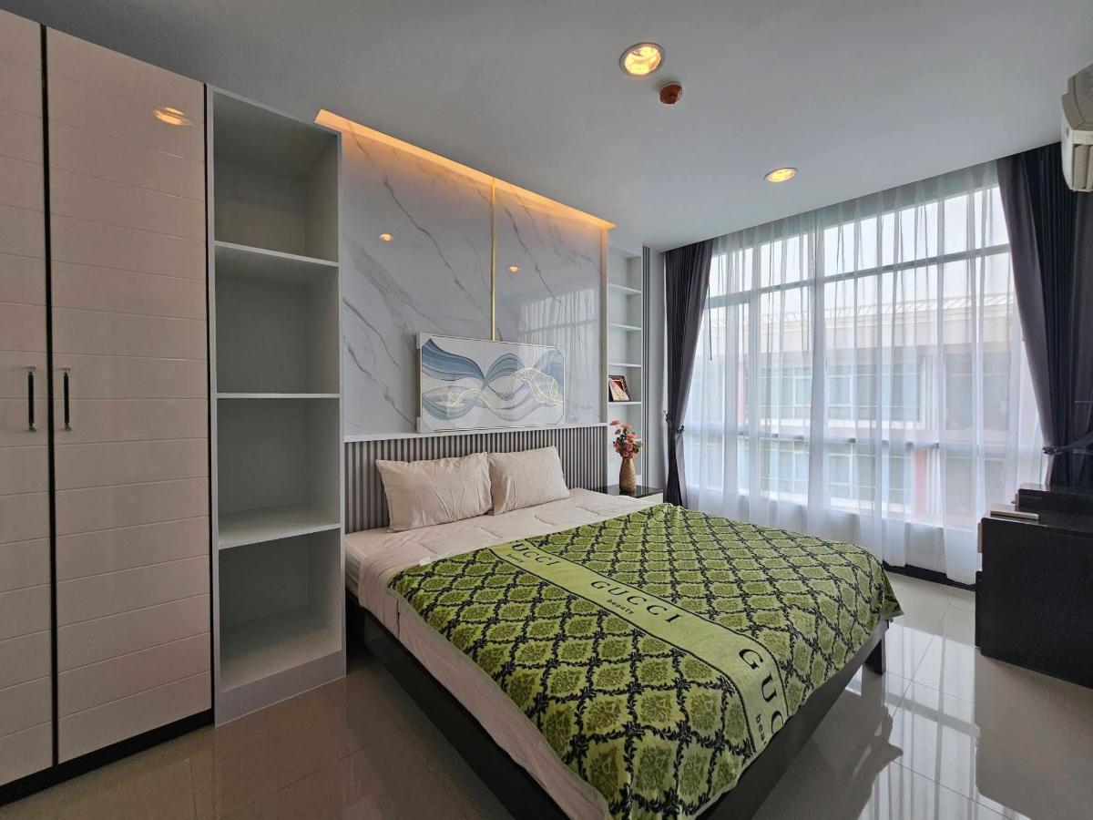 picture 🔥 Condo for Sale at CC Condominium – Fully Furnished Pool View Unit, Ready to Move In - 4/8
