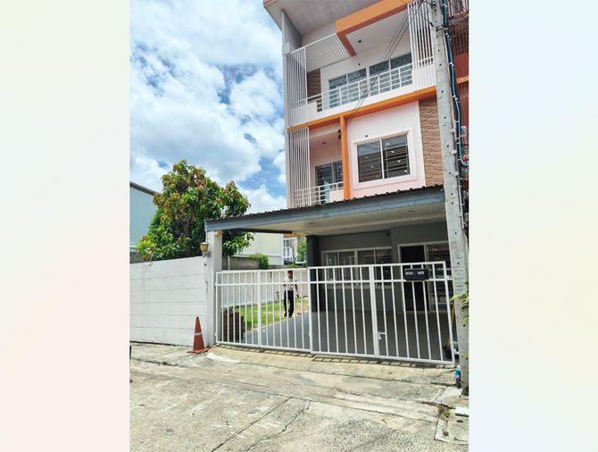 รูป Call : 095-250-9015 บ้านรัชธานี 10 ซอยคู้บอน 27 เขตบางเขน ทาวน์เฮ้าส์ 3 ชั้น แปลงมุม ติดสวน 49 ตารางวา 3 นอน 4 น้ำ ใกล้รถไฟฟ้าสีชมพู สถานีคู้บอน - รูปที่ 1/12
