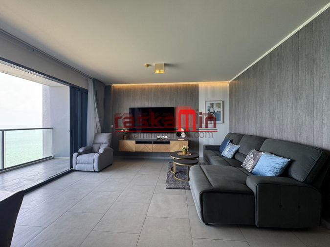 picture ZIRE WONGAMAT | High-Floor 2-Bedroom Corner Condo for Sale - 1/12