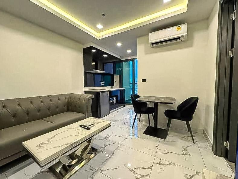 picture Arcadia Millennium Tower Condo for Sale 1 Bedroom City View - 2/8