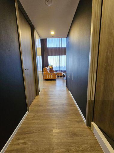รูป ✨ Sleek Brand-New Duplex Suite with Dramatic Double-Height Ceilings in Prime Rama 9 ✨ - รูปที่ 16/40