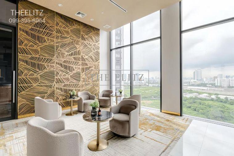 รูป ✨ Sleek Brand-New Duplex Suite with Dramatic Double-Height Ceilings in Prime Rama 9 ✨ - รูปที่ 33/40