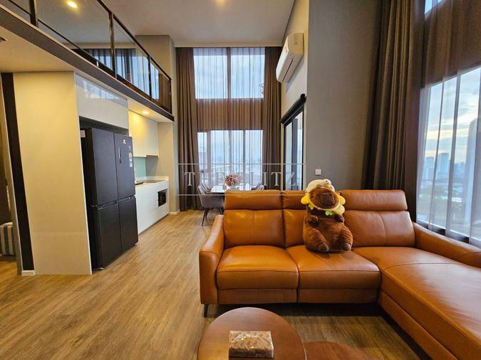 รูป ✨ Sleek Brand-New Duplex Suite with Dramatic Double-Height Ceilings in Prime Rama 9 ✨ - รูปที่ 4/40