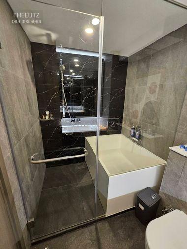 รูป ✨ Sleek Brand-New Duplex Suite with Dramatic Double-Height Ceilings in Prime Rama 9 ✨ - รูปที่ 21/40