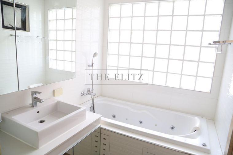 รูป ✨ Newly Renovated Ultra-Spacious Residence Near BTS/MRT – Modern Comfort with Massive Living Area ✨ - รูปที่ 10/19