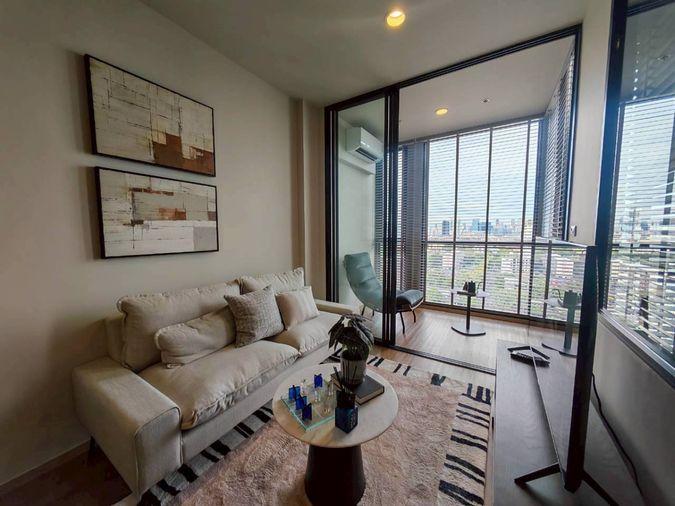 picture The Issara Sathorn | 🚆 Convenient transportation, near BTS Chong Nonsi and MRT Lumpini. - 1/8
