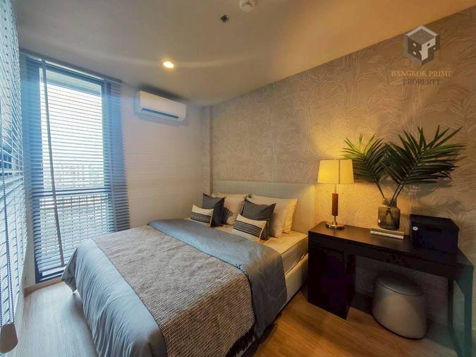 picture The Issara Sathorn | ð Convenient transportation, near BTS Chong Nonsi and MRT Lumpini. - 2/8