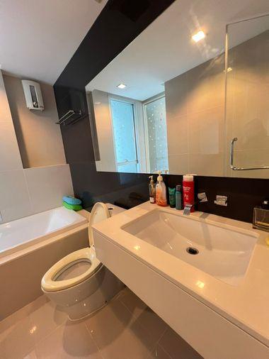 picture Rhythm Huaikwang - Ratchada , next to Huai Khwang MRT, ready to move in, urgent viewing appointment, call  - 8/10