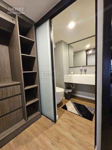 รูป ✨ Sleek Brand-New Duplex Suite with Dramatic Double-Height Ceilings in Prime Rama 9 ✨ - รูปที่ 20/40