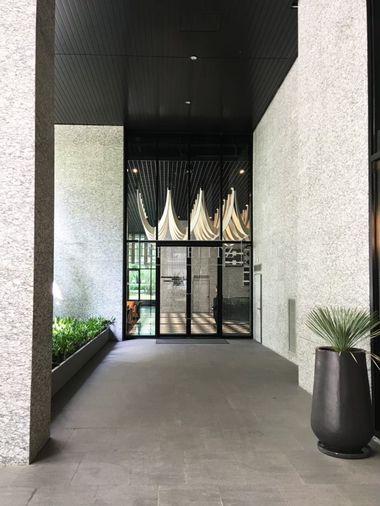 รูป ✨Ultra-Luxury Icon in Prime Ploenchit with Direct Skywalk Connection to the BTS✨ - รูปที่ 14/20