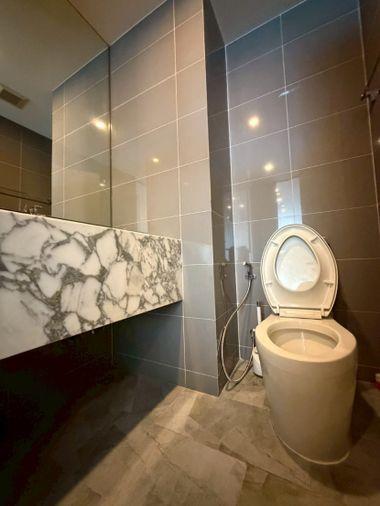 picture Condo for rent at Q Chidlom-Phetchaburi, spacious high-floor unit in a prime central location (Rt-01) - 8/10