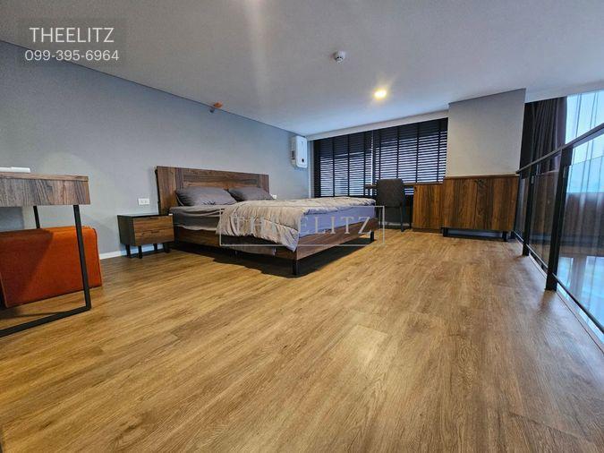 รูป ✨ Sleek Brand-New Duplex Suite with Dramatic Double-Height Ceilings in Prime Rama 9 ✨ - รูปที่ 17/40