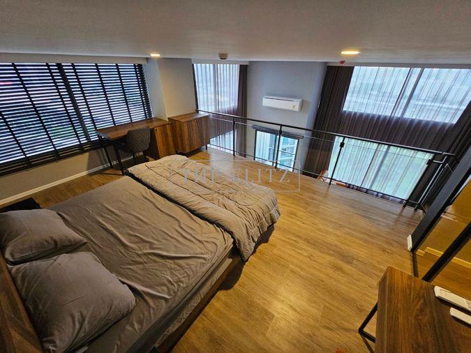 รูป ✨ Sleek Brand-New Duplex Suite with Dramatic Double-Height Ceilings in Prime Rama 9 ✨ - รูปที่ 7/40
