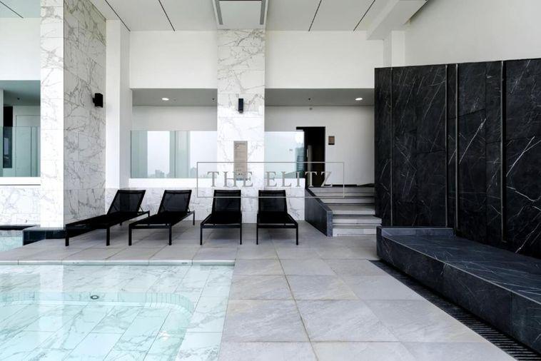 รูป ✨ Sleek Brand-New Duplex Suite with Dramatic Double-Height Ceilings in Prime Rama 9 ✨ - รูปที่ 30/40