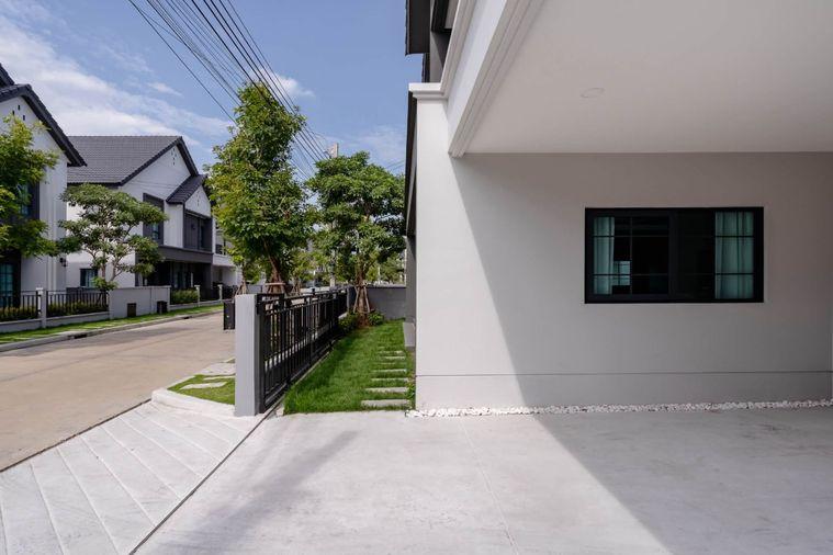 รูป Centro บางนา (เฟส2) พร้อมเข้าอยู่ พร้อมเฟอร์นิเจอร์และเครื่องใช้ไฟฟ้าครบ - รูปที่ 2/24