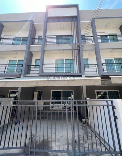รูป ทาวน์โฮม 3 ชั้น บ้านกลางเมือง สวนหลวง Baan Klang Muang Suanluang พร้อมอยู่ - รูปที่ 1/15