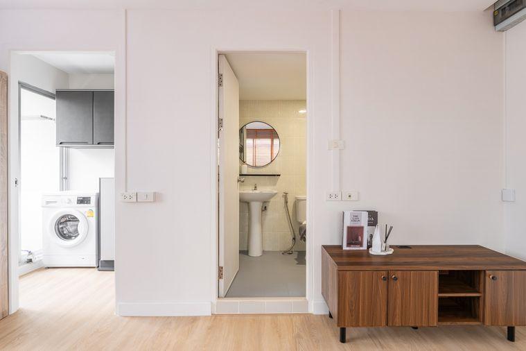picture Lumpini Center Ladprao 111 | 🏡 Ready-to-move-in condo near the BTS Skytrain at a great price! ✨ - 7/12
