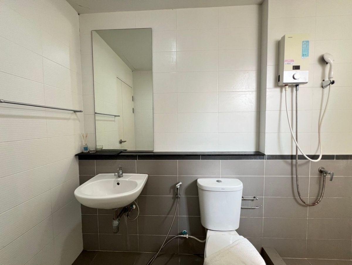 picture 3-story townhome, Baan Klang Muang Suanluang, ready to move in. - 8/15